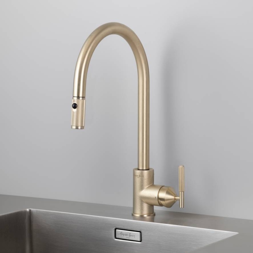 KITCHEN FAUCET / PULL-OUT WITH DUAL SPRAY / LINEAR / BRASS