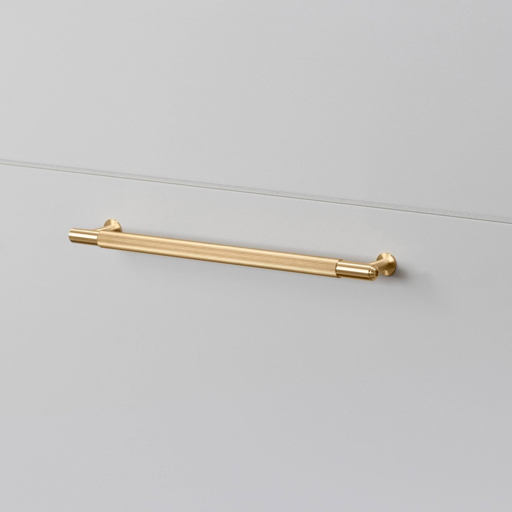 PULL BAR / LINEAR / BRASS / MEDIUM