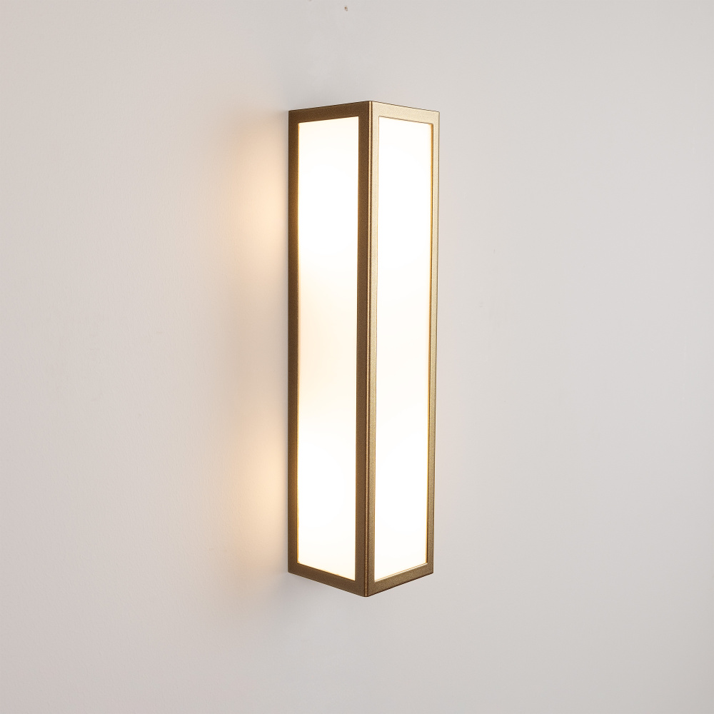 Bata IP65 Wall Light | Bronze | Opal