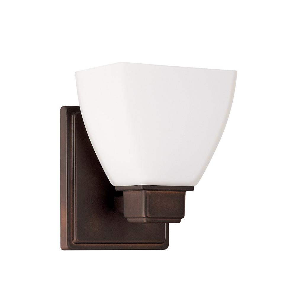 1 Light Sconce